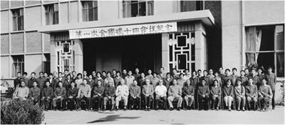 Radiocarbon dating and its applications in Chinese archeology: An overview